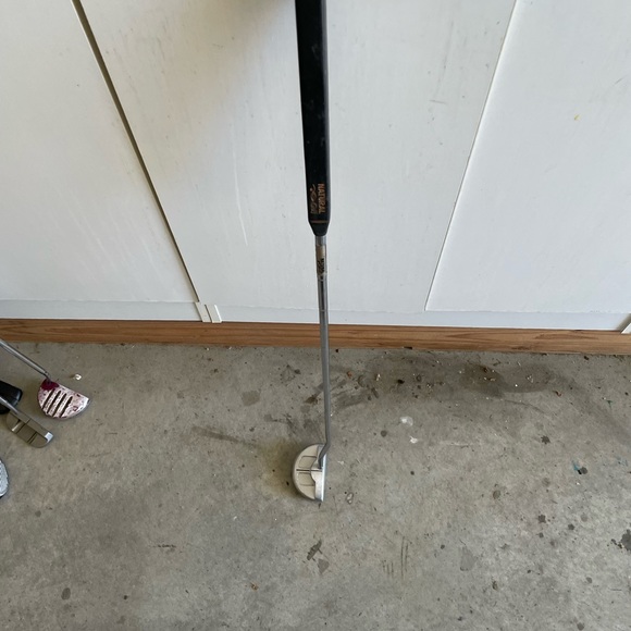 The mallet thing natural golf putter RH 35” in excellent condition - Picture 1 of 8
